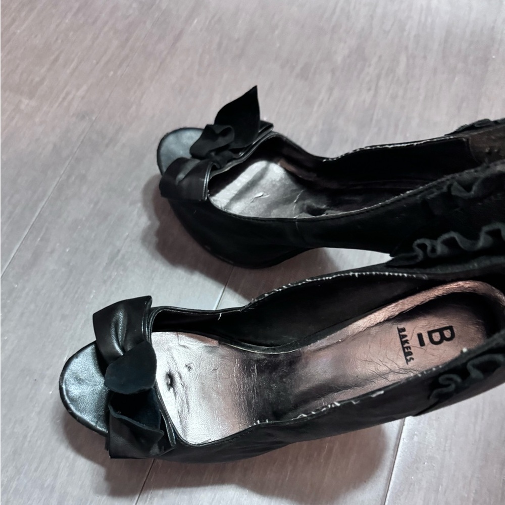 Bakers peep toe heels with bow and ruffles